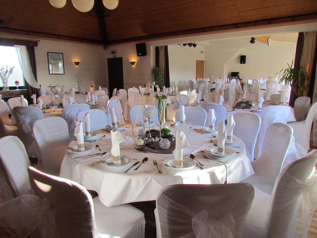 Rhoenblick Landhotel - Restaurant - Countrypub Petersberg  Zewnętrze zdjęcie